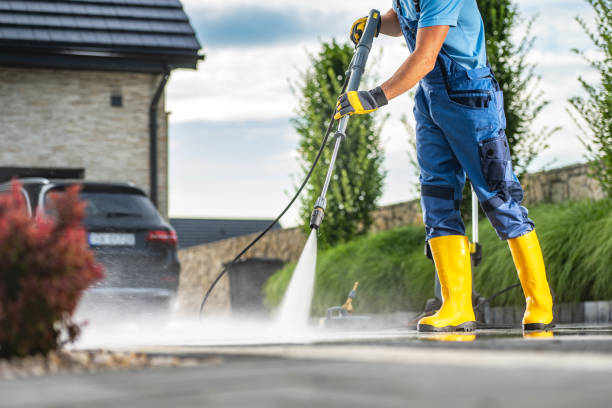 Best Driveway Pressure Washing  in Kerman, CA